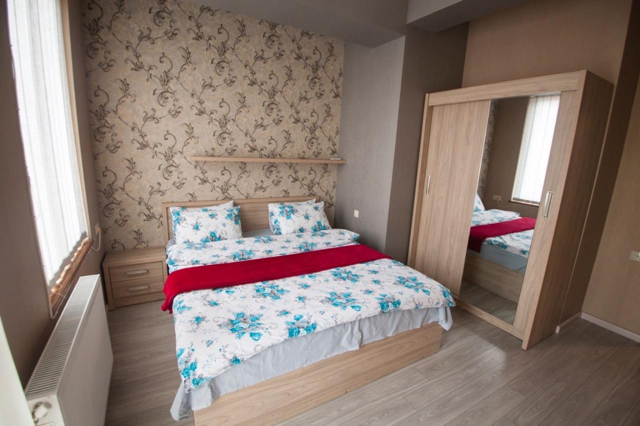 Lilika Apartments On Meskhishvili Tbiliszi Kültér fotó