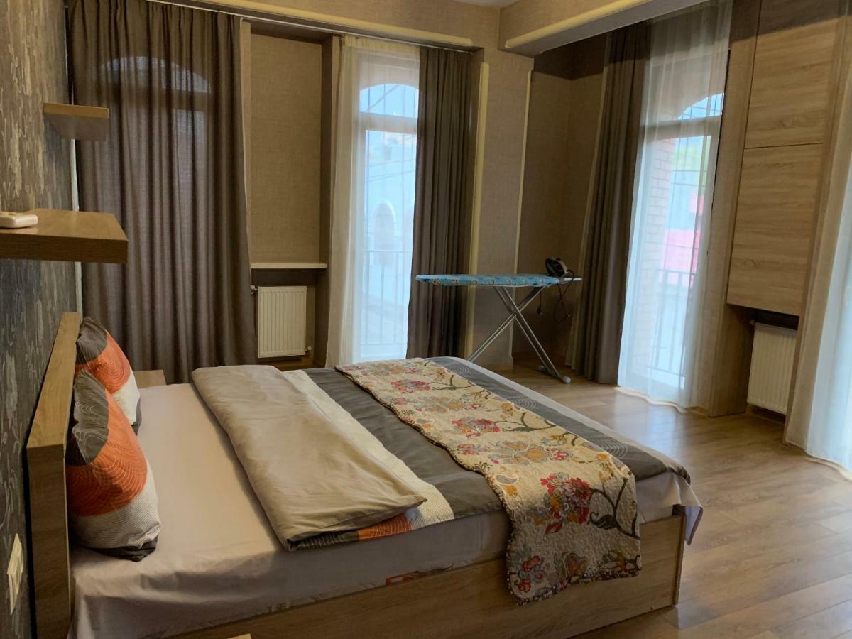 Lilika Apartments On Meskhishvili Tbiliszi Kültér fotó